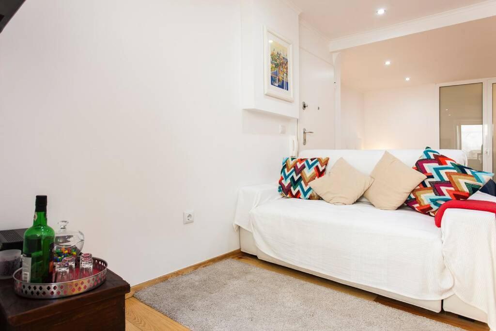 Charming Studio in Mouraria Lisbona Esterno foto